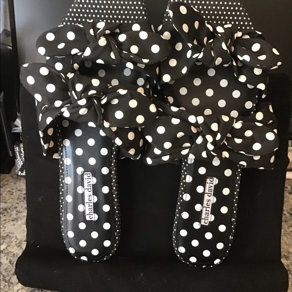 Black and white polka dot bowed sandal